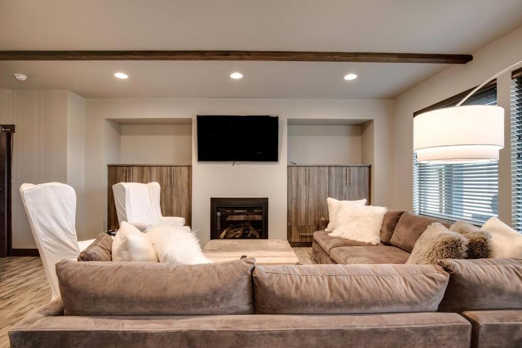 Luxury Townhome On The Park With Bridger Mtn Views Bozeman Exterior photo