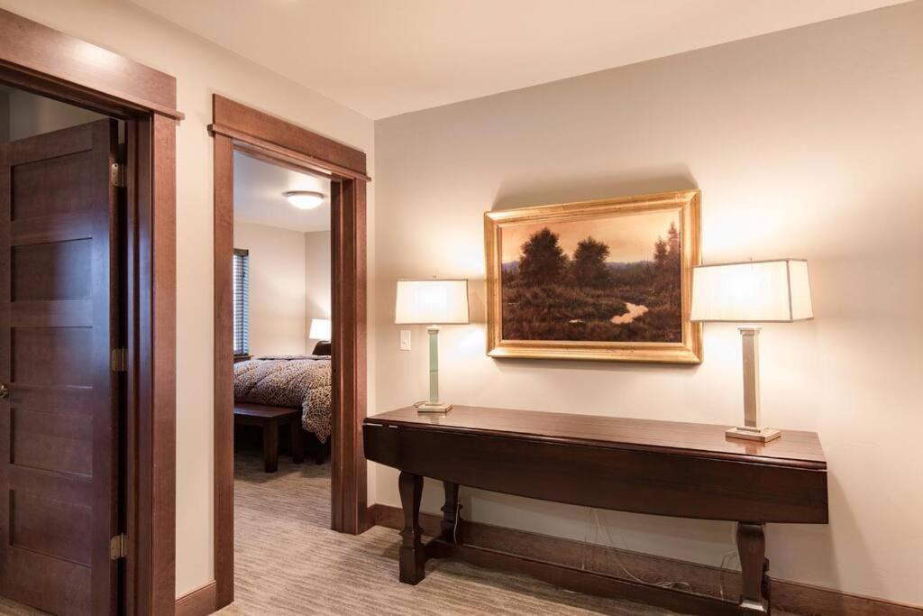 Luxury Townhome On The Park With Bridger Mtn Views Bozeman Exterior photo